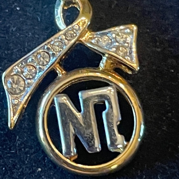 Nina Ricci Two Toned Bow Style Gold Plated & Stone Detailed Necklace - Picture 2 of 11